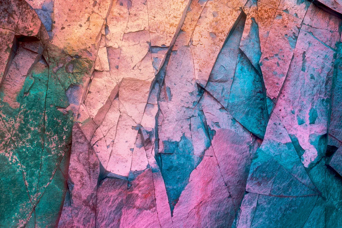 Fracture Alt, Abstract