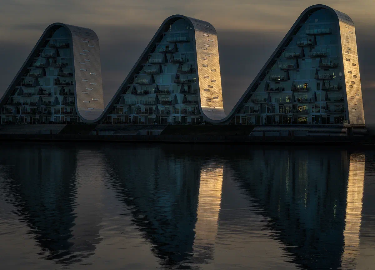 The Wave, Reflections